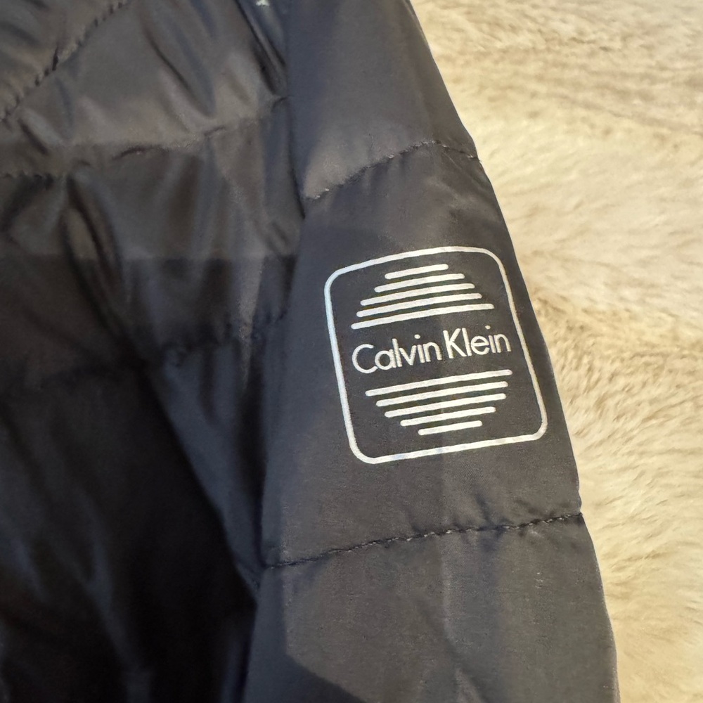 Calvin Klein Quilted Puffer Jacket - Picture 8 of 8